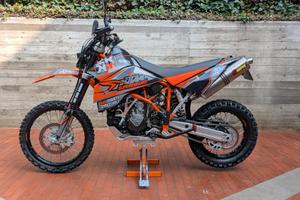 KTM Superenduro 950 con REKLUSE