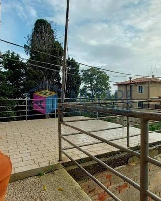 Villa di 169 m² con 5 locali e box auto a Santa Lu
