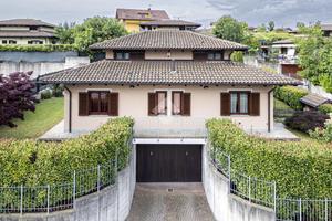 VILLA SINGOLA A MORIONDO TORINESE