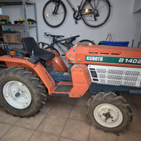 Trattore kubota con accessori