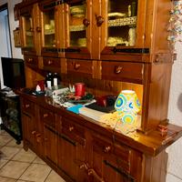 Vetrina per zona pranzo in legno massello