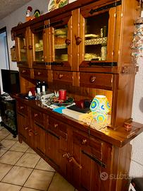 Vetrina per zona pranzo in legno massello