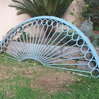 Arco in ferro Sopra porta o Portone.