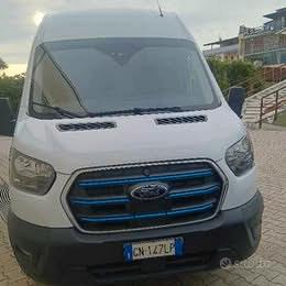 Ford transit elettrico