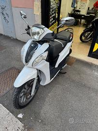 Kymco People 125 - 2017 - PERMUTE