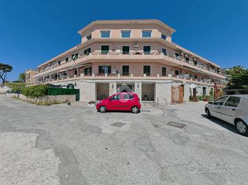 3 LOCALI A POZZUOLI