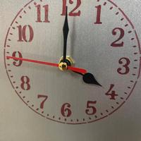 Orologio in alluminio e legno il Rosso