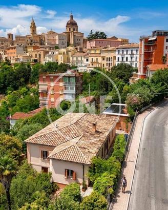 Villa di 312 m² con 5 locali a Chieti