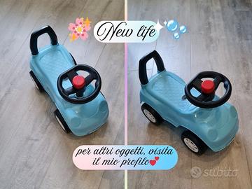 Macchinina per bambini blu