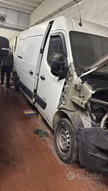 Vendessi in blocco 5 furgoni