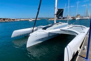 Trimarano Corsair 880
