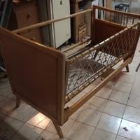 Lettino vintage anni 60-70 in legno massello noce