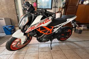 KTM Duke 390 ABS