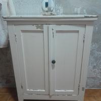 Mobile bagno antico