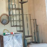 Scala a chiocciola in ferro