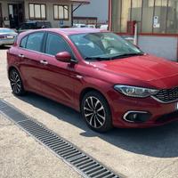 Autovettura Fiat Tipo