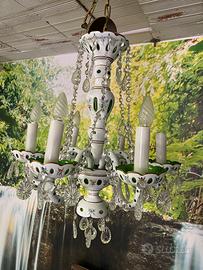 Lampadario in porcellana e cristallo. Vintage