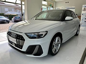 AUDI A1 SPB 30 TFSI S tronic Identity Black S-Li