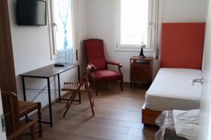 Camere uso singola con bagno zona ospedale