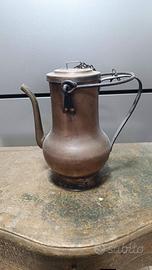 Antica brocca o cògoma artigianale in rame 