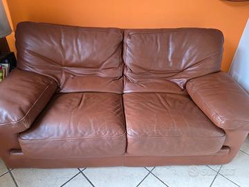 divano in pelle qualità superiore 