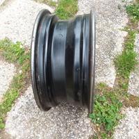 Due cerchioni forse Ford Escort