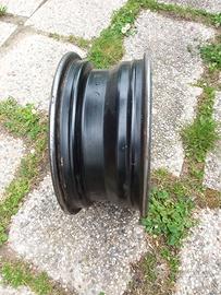 Due cerchioni forse Ford Escort