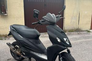 Malaguti F12 50R nero opaco disp. fino a Lunedi