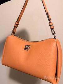 Borsetta DKNY - Bella e capiente