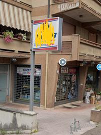 Insegna pubblicitaria per negozio