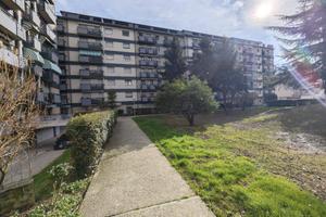 Immobile in asta di 113 m² con 5 locali e box auto
