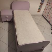 struttura letto e comodino