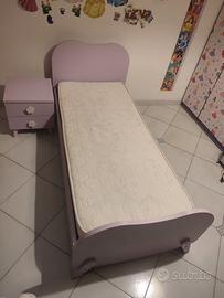 struttura letto e comodino