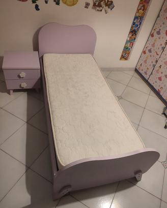 struttura letto e comodino