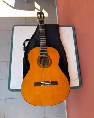 Yamaha C40 – Chitarra classica + custodia