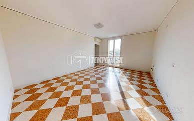 Rif: A004 -Appartamento al secondo piano con ascen