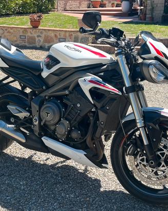 Triumph Street Triple S 660 A2