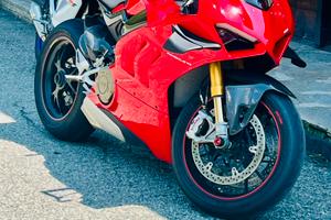 Ducati Panigale V4S