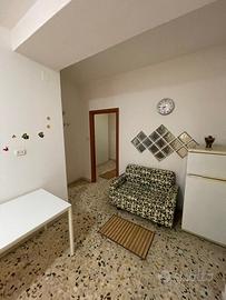 Bivani arredato zona leopardi