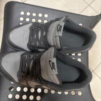 Nike dank low grigie e nere