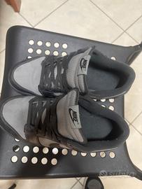 Nike dank low grigie e nere