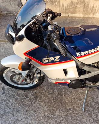 kawasaki gpz 600 r