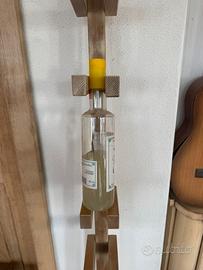 Porta bottiglie a muro in legno