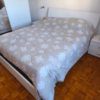 LETTO MATRIMONIALE E COMODINI