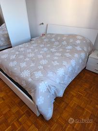 LETTO MATRIMONIALE E COMODINI