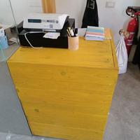 Mobiletto fatto a mano in legno riciclato