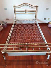 Letto in ottone
