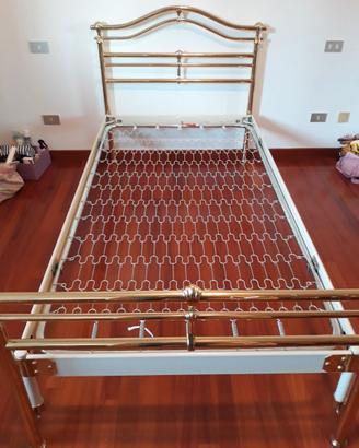 Letto in ottone