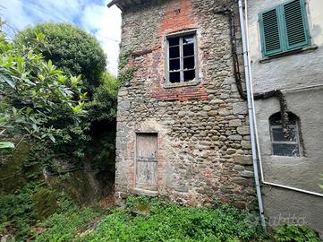 CASA INDIPENDENTE A PESCIA