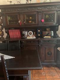 Credenza antica